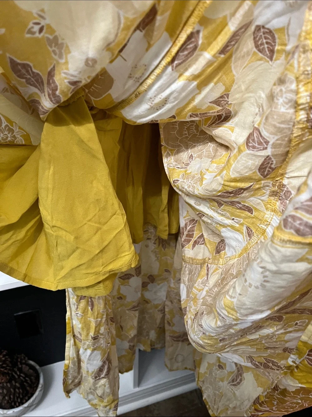 Abercrombie & Fitch lightweight yellow